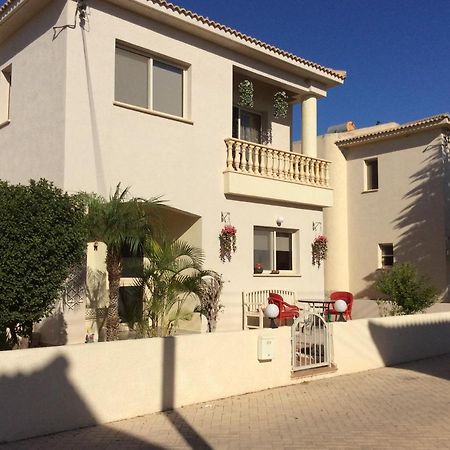Quality Villa With Pool In Superb Location In Paphos Mandria  Exterior foto