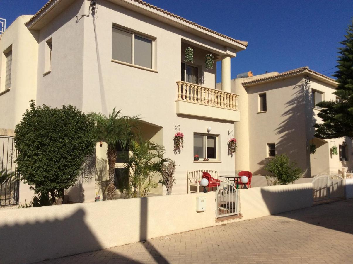 Quality Villa With Pool In Superb Location In Paphos Mandria  Exterior foto