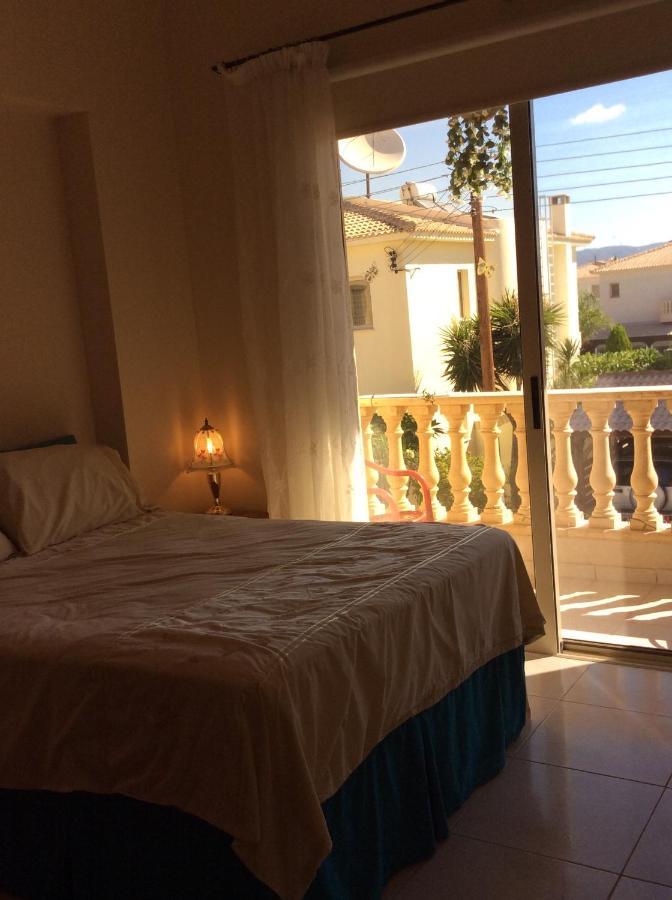 Quality Villa With Pool In Superb Location In Paphos Mandria  Exterior foto